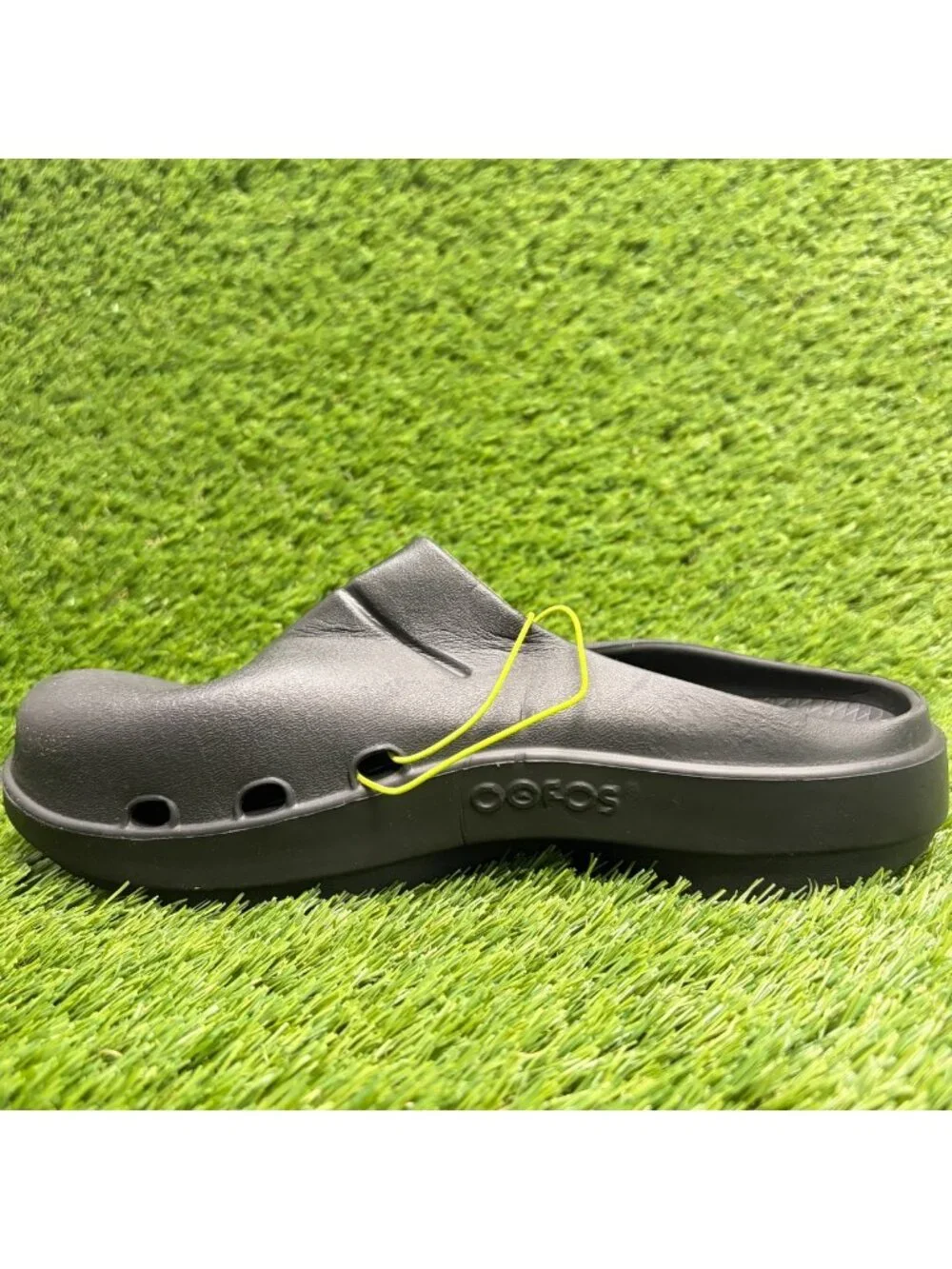 OOFOS OOcloog Clog Mens Size 8 Black Beach Outdoor Slip On Recovery Sandals